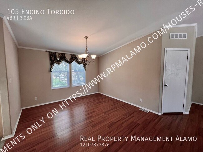 Building Photo - 105 Encino Torcido