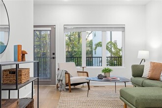 Building Photo - 1438 Walker Pl SE