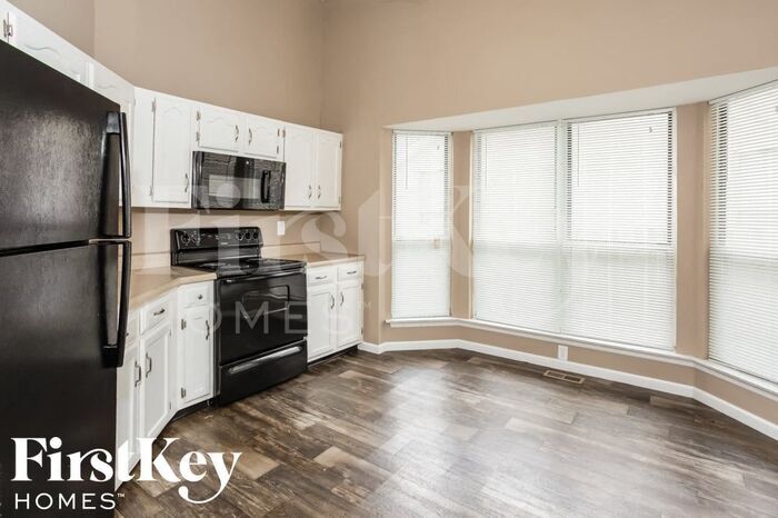 Building Photo - 611 Foxtail Dr