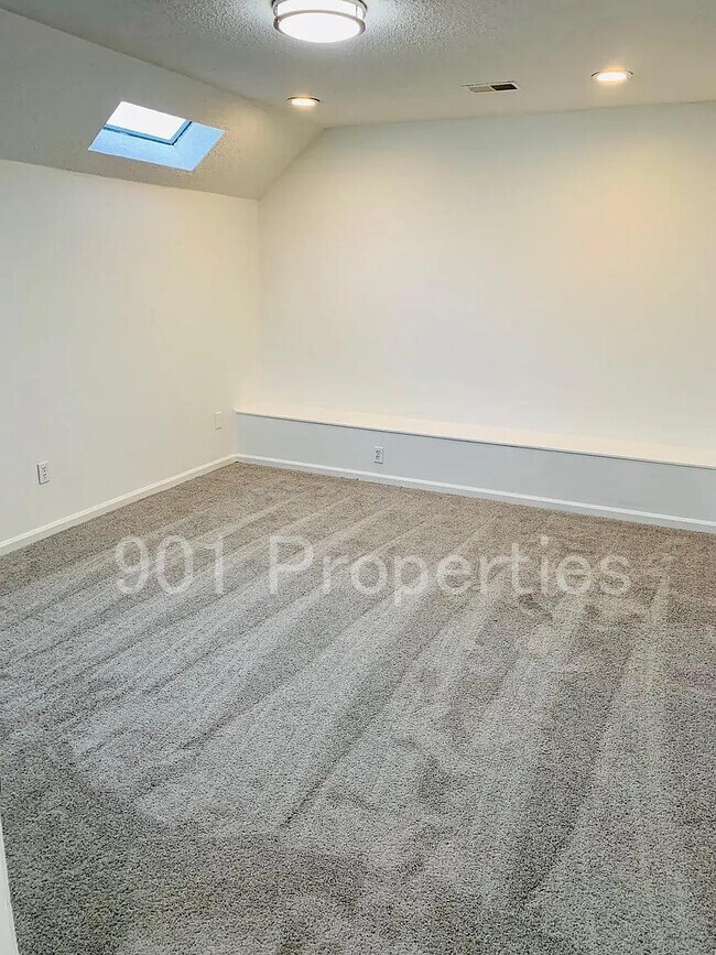 Building Photo - 1602 Bubbling Brook Dr
