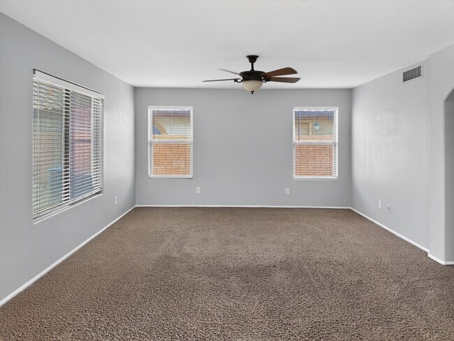 Building Photo - Beautifu;l 4Bed/2.5Bath, Private Pool Home!