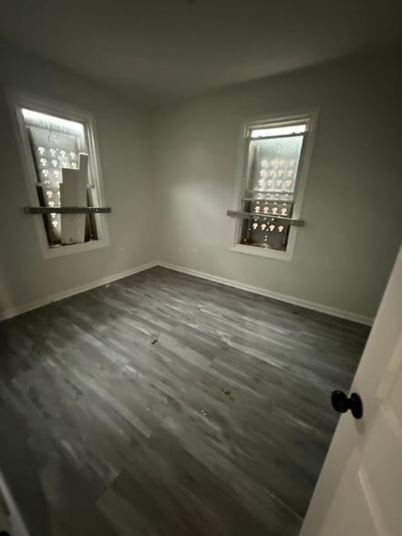 Building Photo - 727 S 10th St