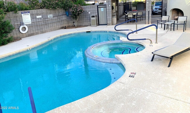 Building Photo - 4533 N 22nd St