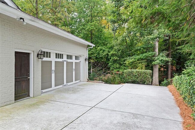 Building Photo - 2908 Mabry Ln NE