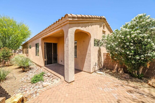 Building Photo - "Charming 2-Bedroom Oasis with Scenic View...