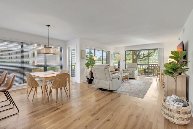 Building Photo - 334 Brackenwood Cir