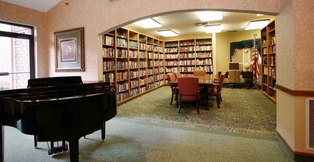 Interior Photo - Holiday Forsyth Court