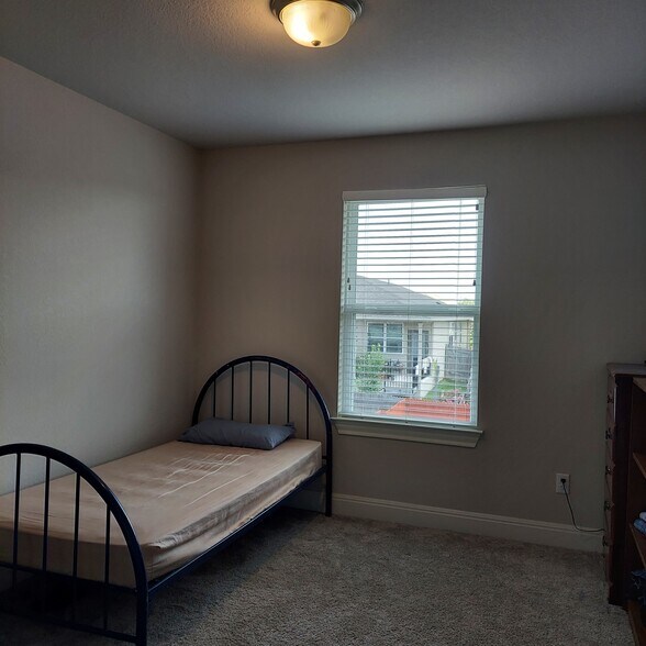 Bedroom 3 - 168 Dome Peak Ter