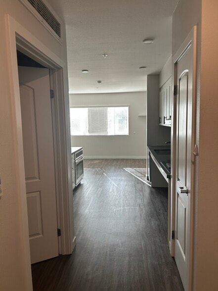 Building Photo - The Retreat at Midway Senior Apts