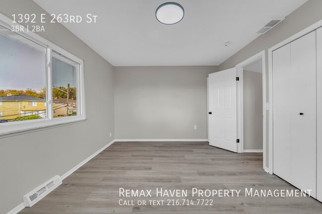 Building Photo - 1392 E 263rd St