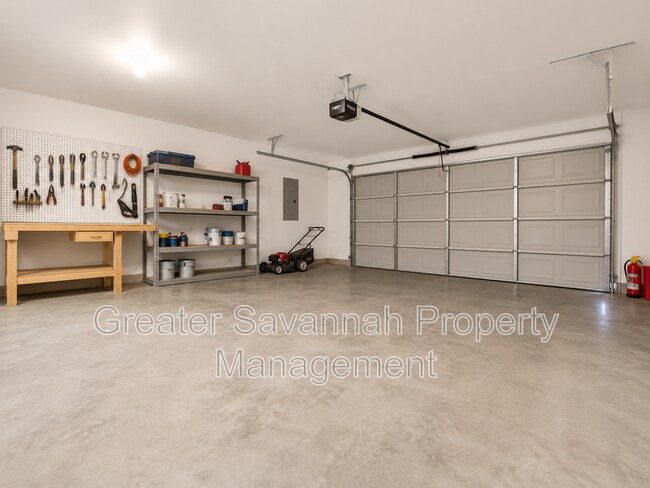 Building Photo - 109 Willow Dr