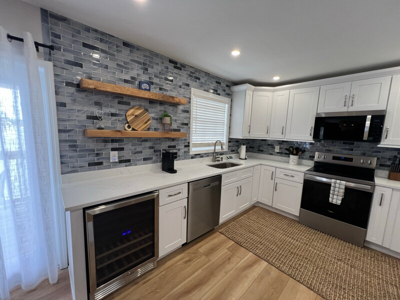 Building Photo - 201 Pompano Dr SE