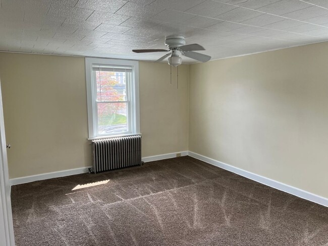 Building Photo - Beautiful 3 Bedroom Home in Millersville!