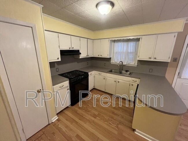 Building Photo - 4143 Nelson St