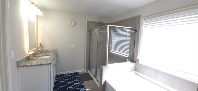 Building Photo - 4358 Mantova Dr NE
