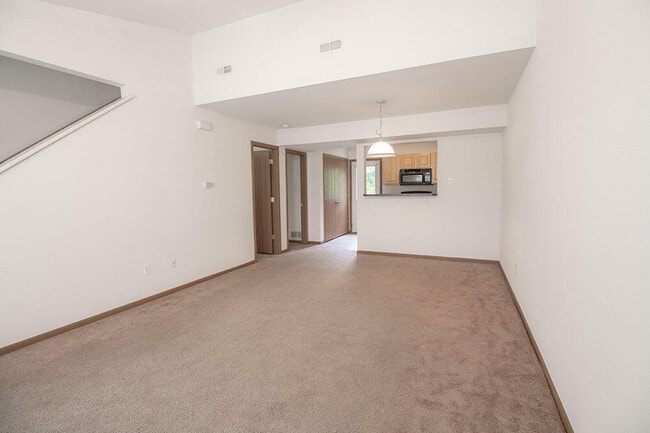 Building Photo - 2119 N Ballenger Ln