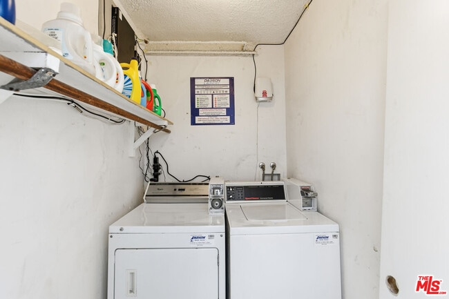 Building Photo - 1434 25th St