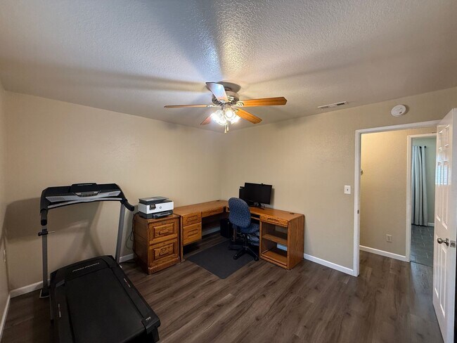 Building Photo - 1460 Berry Dr