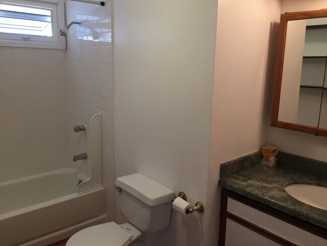 Building Photo - Pet Friendly Kaneohe House with Bay Views