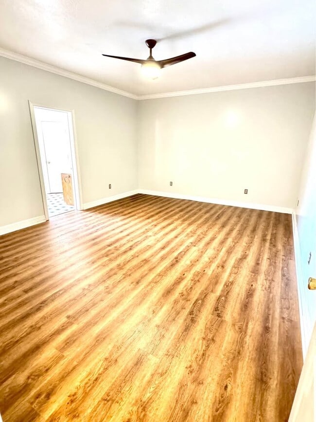 Building Photo - 1110 Athens Dr