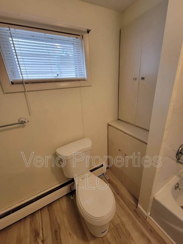 Building Photo - 1813 3rd Ave