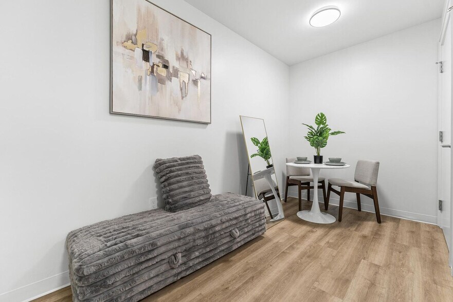 Building Photo - 284 Western Ave