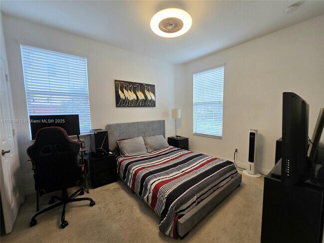 Building Photo - 11938 SW 26th Ct