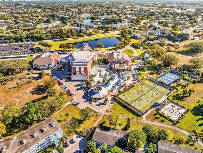 Building Photo - 322 Tilford O