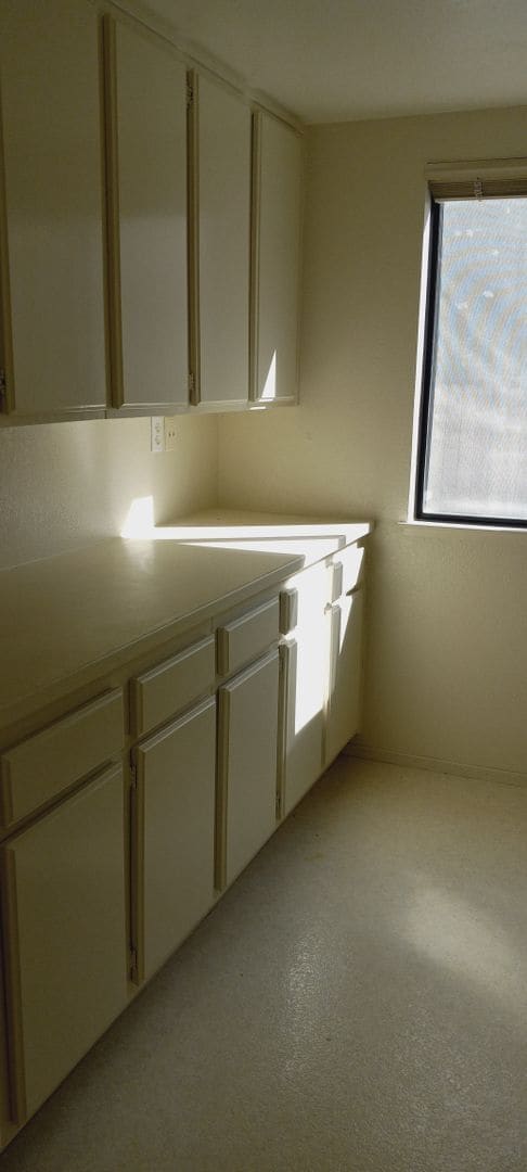 Building Photo - Got Room? - Paradise Valley Home Is Expansive!