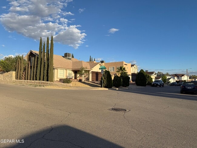 Building Photo - 1428 Beethoven Pl