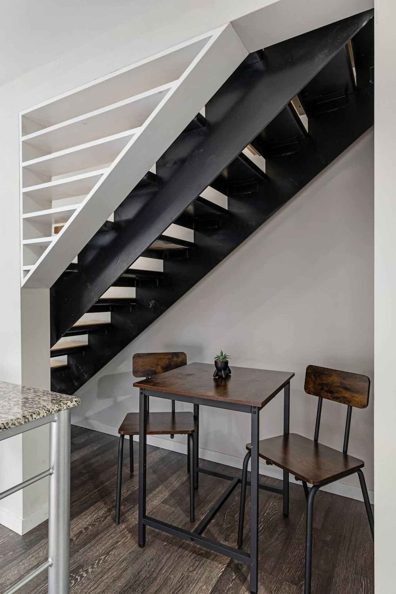 Building Photo - 309 Vine St