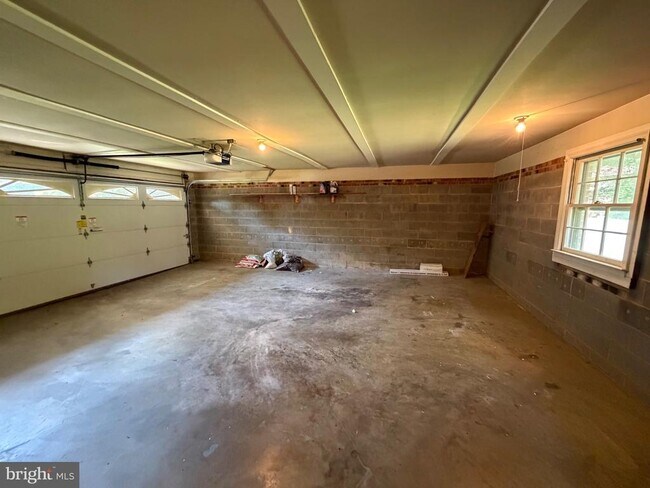 Building Photo - 7216 Reservation Dr