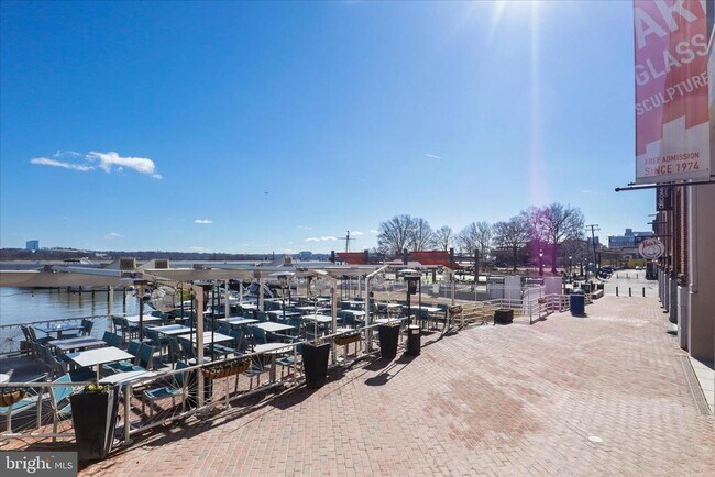 Building Photo - 1201 N Royal St