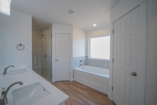 Building Photo - 1414 Sideoats Ln