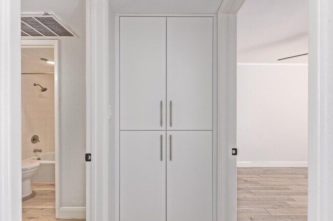 Building Photo - 4727 E Lafayette Blvd