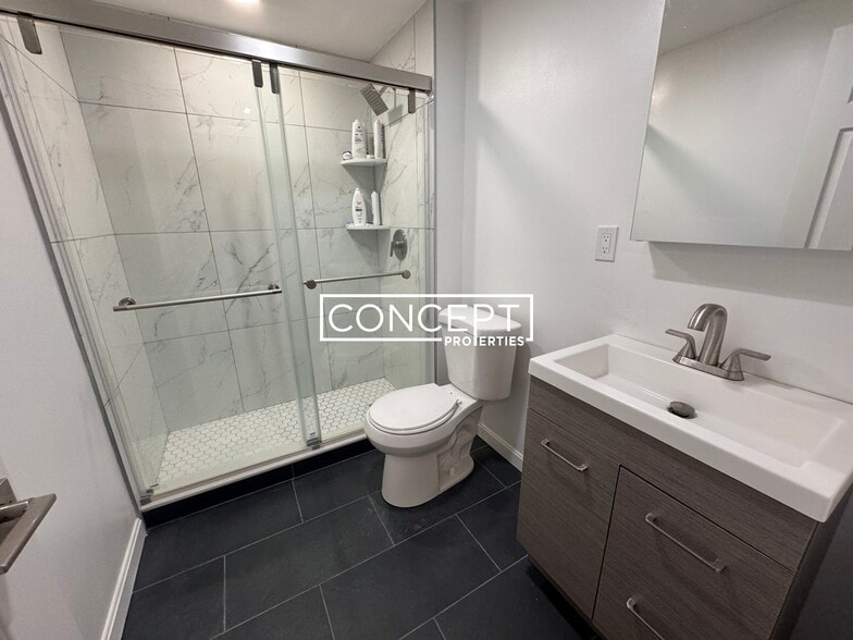 Building Photo - 24 Queensberry St