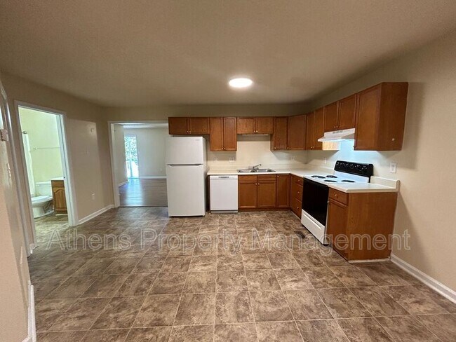 Primary Photo - 1804 Cedar Shoals Dr