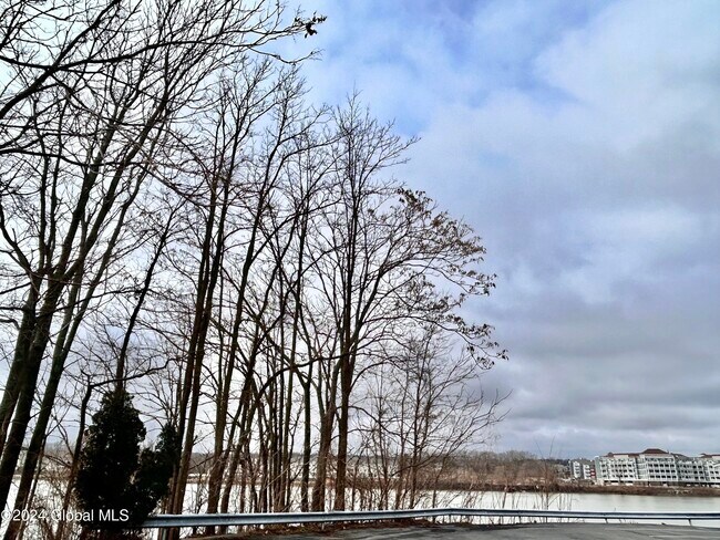 Building Photo - 290 2nd Ave