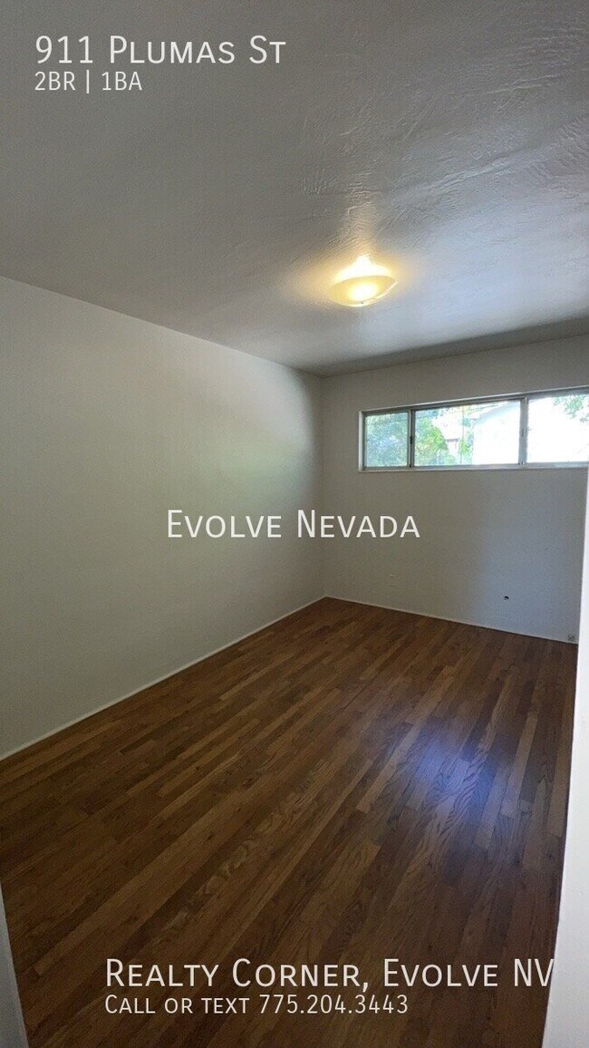 Building Photo - 911 Plumas St