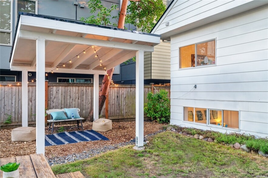 Shared common areas - 1511 N 100th St