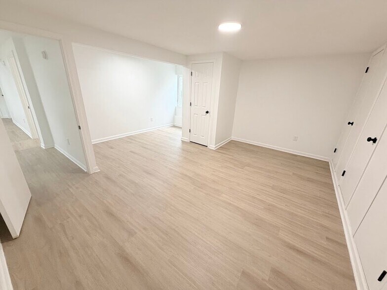 Building Photo - 9802 E Boston Cir