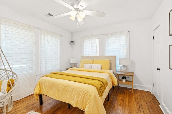 Building Photo - 1713 Paris Ave W