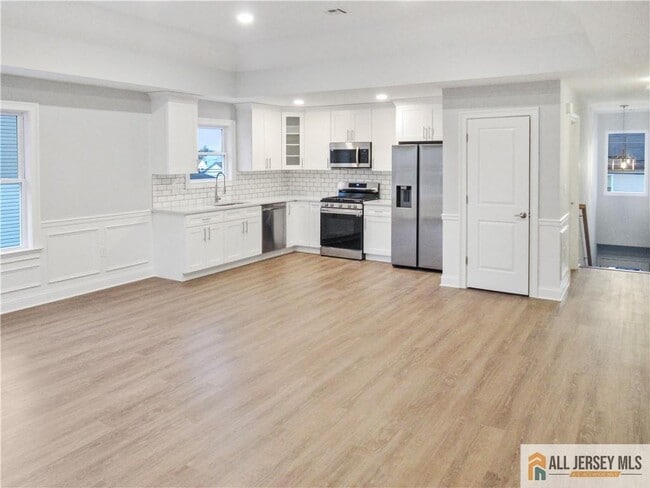 Building Photo - 502 Alpine St