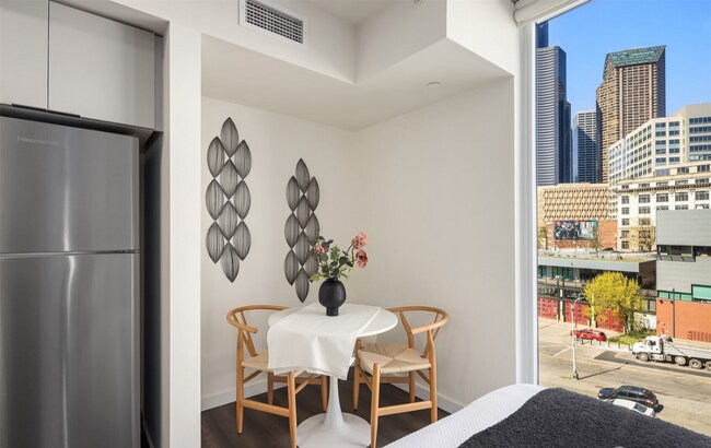 Building Photo - Incredible Pioneer Square Studio Available Now!
