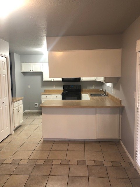 Building Photo - 2904 Bloomington Hills Dr
