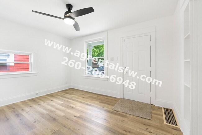 Building Photo - 3 Bedroom House