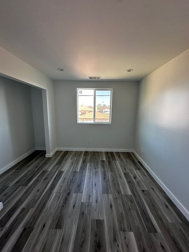 Building Photo - 10626 S Gramercy Pl