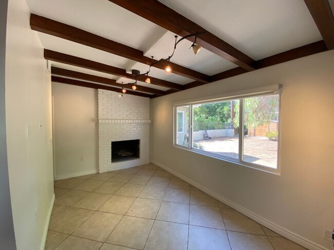 Building Photo - Beautiful La Mesa Single Family Home! Gourmet Kitchen! Large Enclosed Backyard!