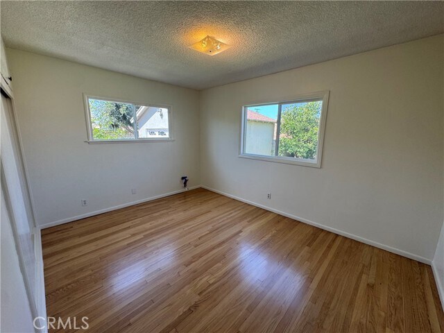 Building Photo - 933 W Autumn Dr