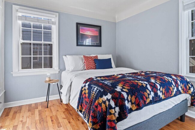 Building Photo - 1815 W Idaho St